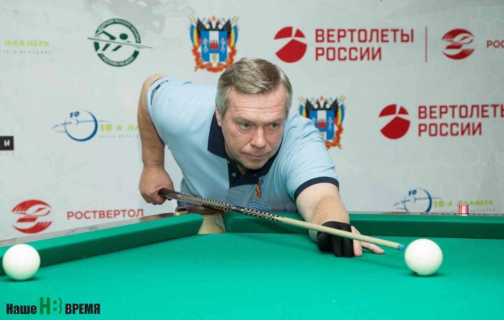 Губернатор Ростовской области Василий Голубев по традиции сразился с победителем турнира.