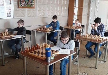 У детей, которые без принудиловки и увлеченно играют в шахматы, как правило, результаты учебы на порядок выше, чем у сверстников.
