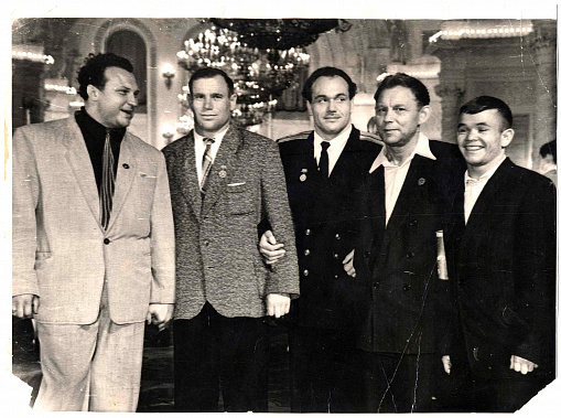 1956 год. Прием в Кремле после Олимпийских игр. Слева направо – А. Алтунин, А. Ткачев, В. Николаев, В. Соколов, Н. Гараев.