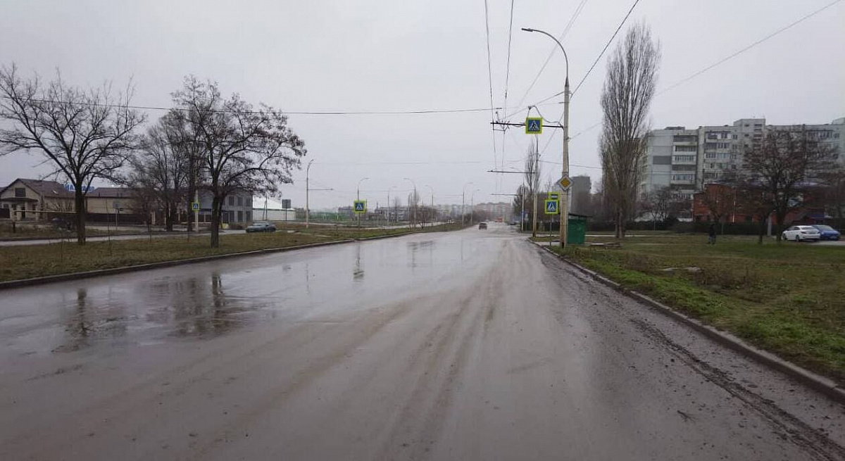 Фото с места аварии в Волгодонске предоставлено отделом пропаганды УГИБДД по РО