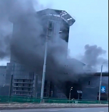Пожар на стройплощадке «Шератона». Фото из социальных сетей