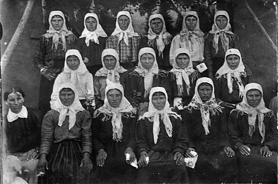 Женщины-духоборки отличались трудолюбием и благочестием.