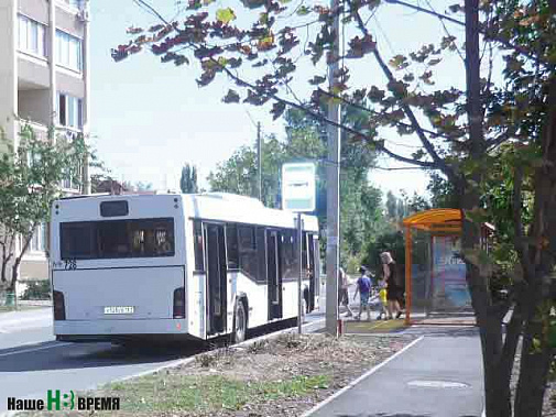 На Курской пустили общественный транспорт, положили новый асфальт, скосили бурьян.