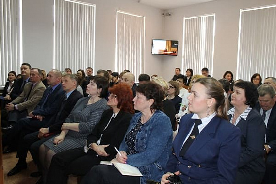 В зале Ростовского областного суда с большим интересом слушали доклад Вячеслава Лебедева.