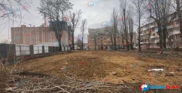 На месте скандальной пятиэтажки теперь тщательно разровненная площадка. Источник фото: скриншот видео/ DonDay.ru