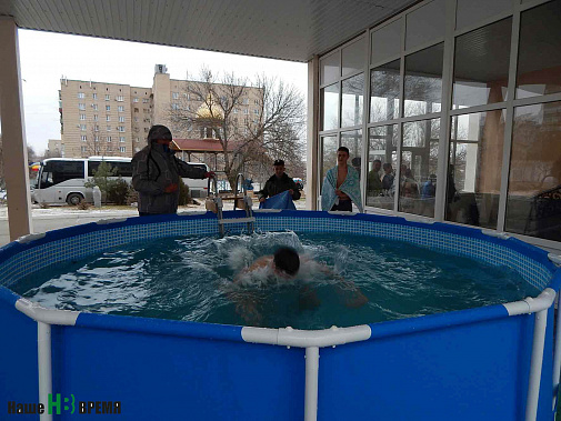 В казачьем корпусе крещенские купания проводят в бассейне. Фото из архива автора