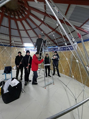 В Донецке в День космонавтики открыли планетарий