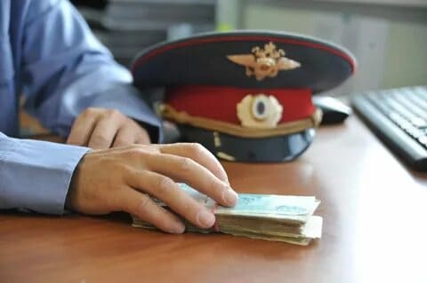Полицейский из Ростова подозревается в мошенничестве