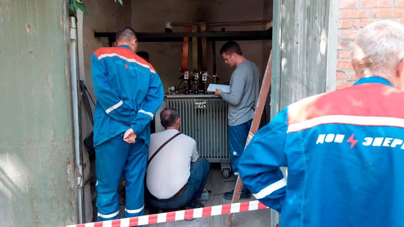 Авто врезалось в трасформатор
