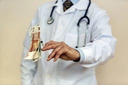 В Волгодонске «лечили» людей от несуществующих болезней