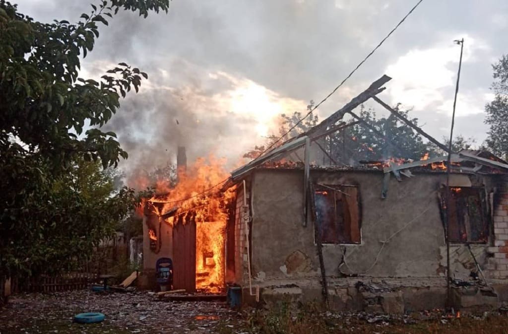 В Боковском районе в пожаре погибли трое маленьких детей