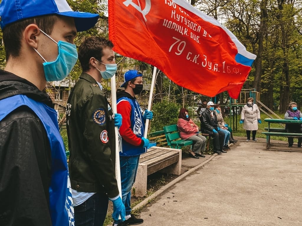 Волонтеры ростовской области. Волонтеры Победы ДГТУ. Волонтеры Победы Запорожская область. Волонтеры Победы Донецка. Русский актёр волонтёр.