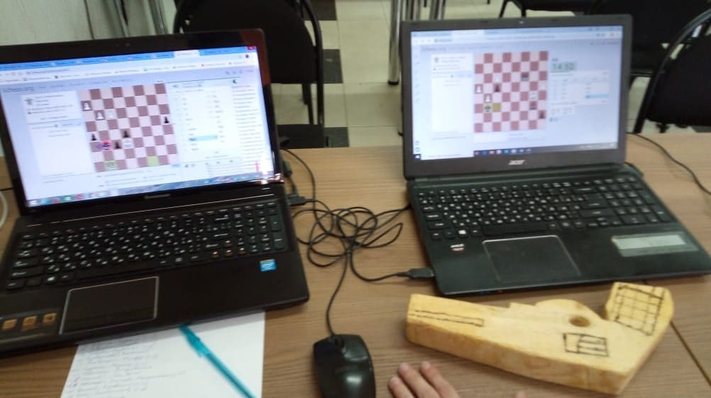 Шахматисты поигрались в Интернете «пулями»