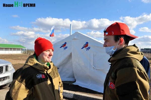 фото волонтеров на украине. украинская армия. гражданский доброволец. гражданский доброволец. гражданский доброволец.