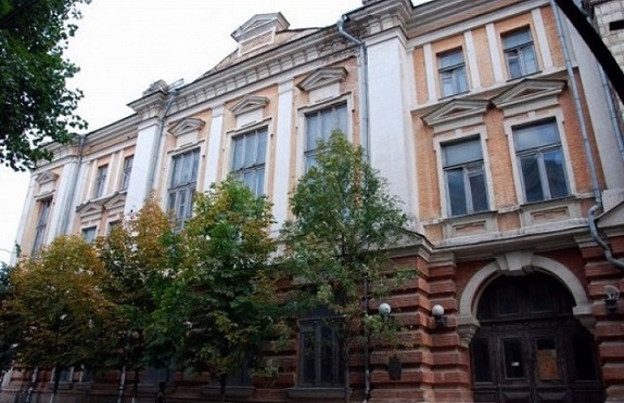 Ростовчане озаботились судьбой старого здания театра музкомедии