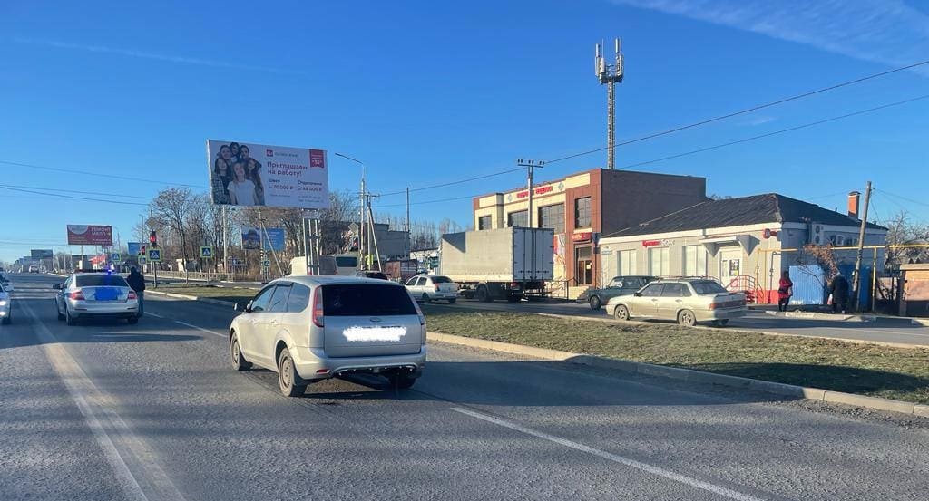 Г шахты машина. Шахты лада официальный дилер. Автосалон лада. Абсолют авто шахты. Абсолют авто шахты комиссаровский 143 а.