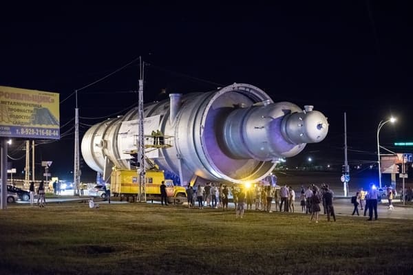 Более 500 тонн. Более 500 тонн. Карьерный самосвал белаз-75710. Белаз-75710 самосвал. Белаз-75710 самосвал.