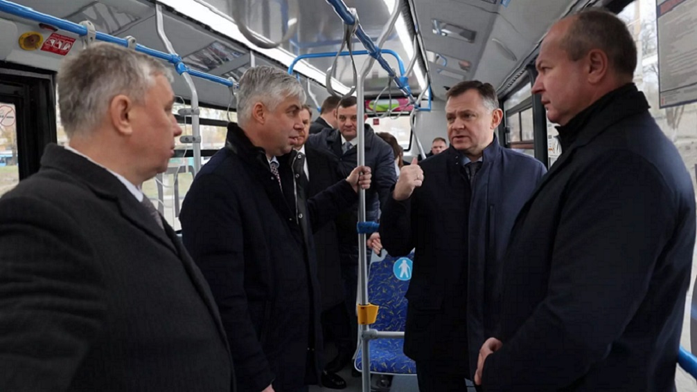 100 дней Слюсарь автобус.jpg