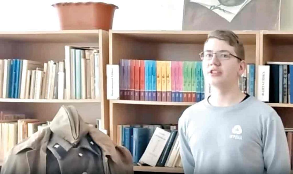 Константин Скворцов (г. Ростов-на-Дону) прочел стихотворение Роберта Рождественского «На Земле безжалостно маленькой...» 