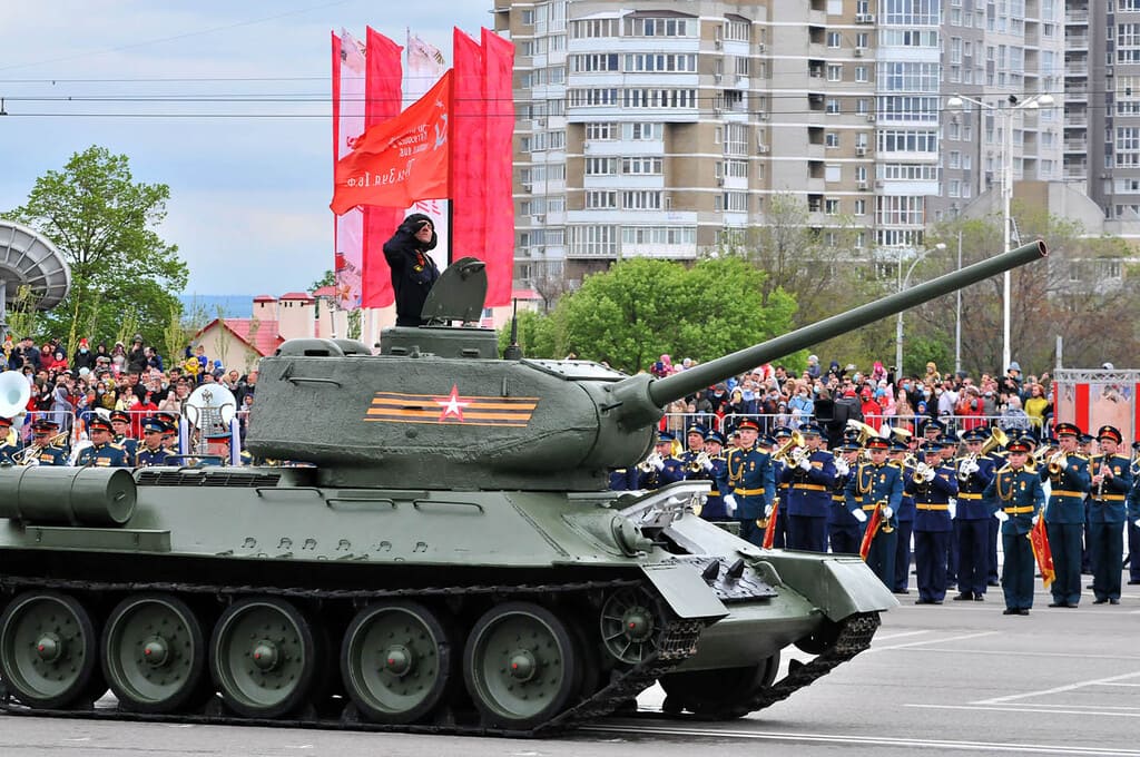 По законам военного ростов. Военный парад в Ростове на Дону. Военная техника в Ростове. Музей военной техники Ростов-на-Дону. Танки парад в Ставрополе.