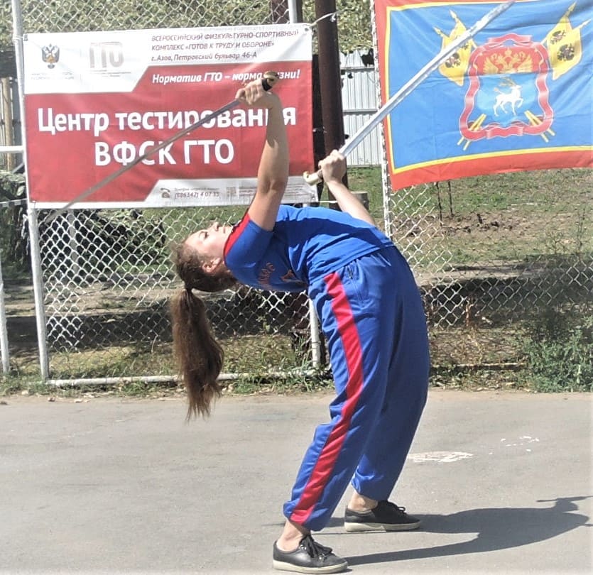 Тренировку ведет член команды "Перначъ" Вита Калашникова