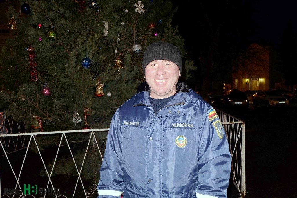 Вадим Ушаков, начальник ПСГ ДПЧС Ростовской области в станице Вешенской, каждый год превращается в Деда Мороза.