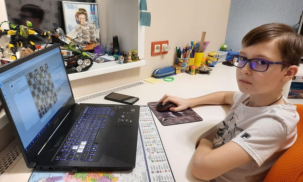 Мирон Постол Мирон Постол