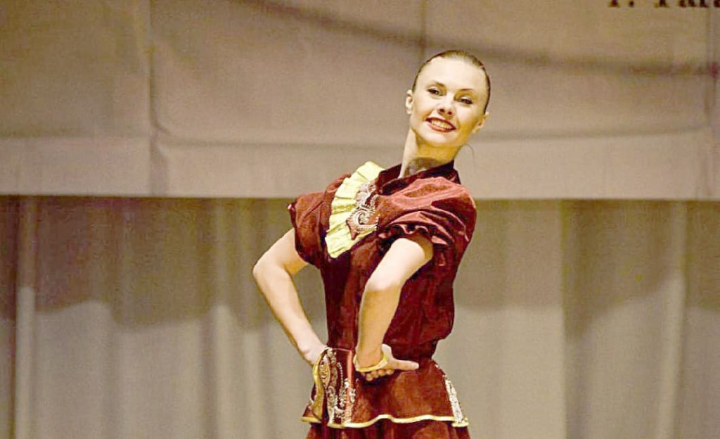 Александра ЛЕВКИНА: «Сцена! Я участвую в театрализованных постановках и танцую. Это то, что я люблю и от чего получаю огромное удовольствие». 