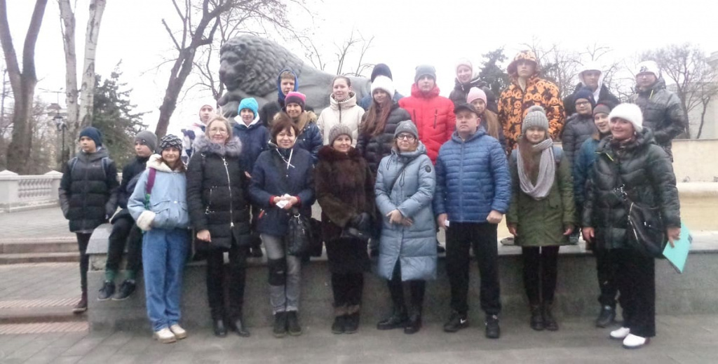Сфотографироваться возле львов, охраняющих здание Центробанка в Ростове, — к удаче и процветанию. Сфотографироваться возле львов, охраняющих здание Центробанка в Ростове, — к удаче и процветанию.