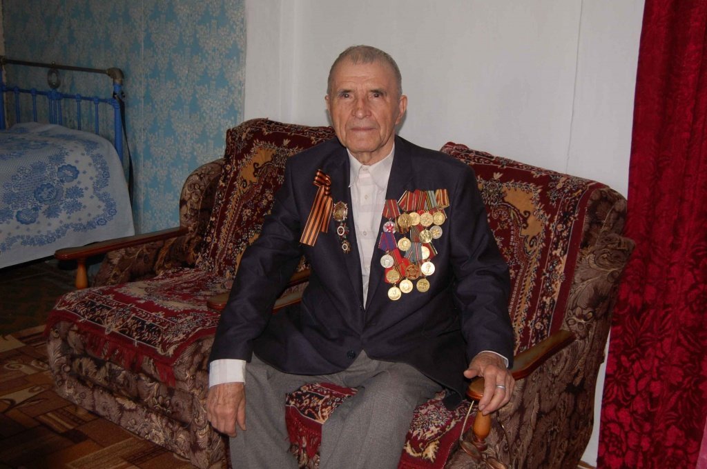 Ветеран-Великой-Отечественной-Забазнов.jpg Ветеран-Великой-Отечественной-Забазнов.jpg