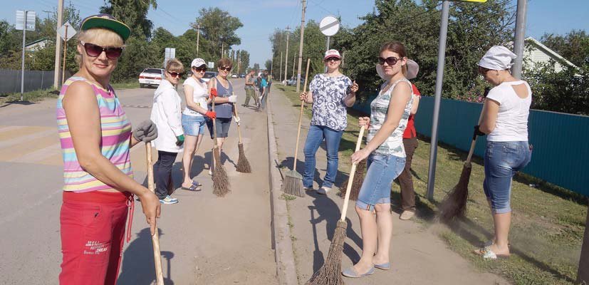Субботники проводят не два раза в год, а почти каждую неделю.