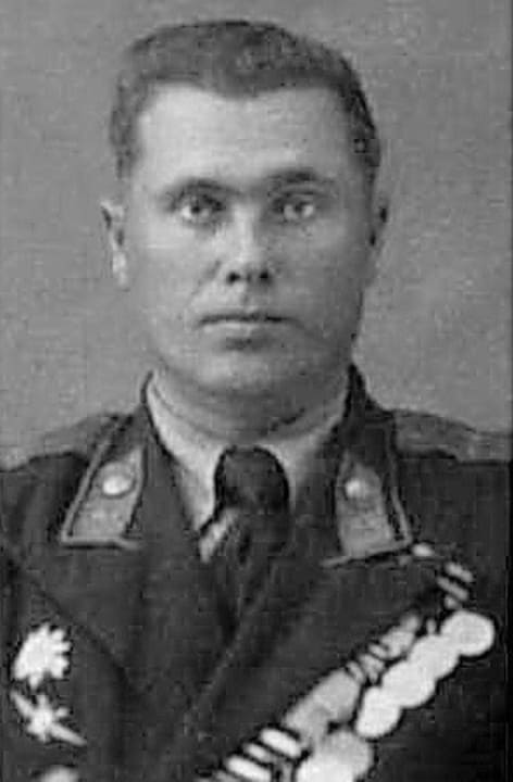 Военный летчик Петр Федорович ГУБИН, уроженец станицы Усть-Быстрянской. Военный летчик Петр Федорович ГУБИН, уроженец станицы Усть-Быстрянской.