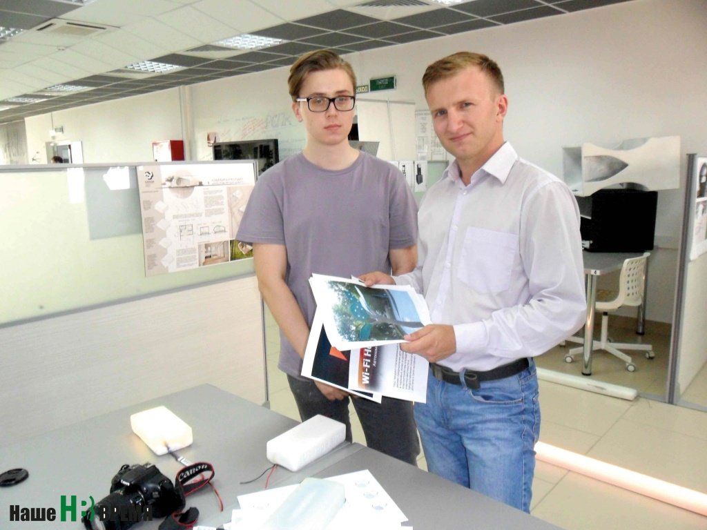 Алексей Шумилин (слева) и Максим Олейников сейчас заняты дизайном новой разработки.