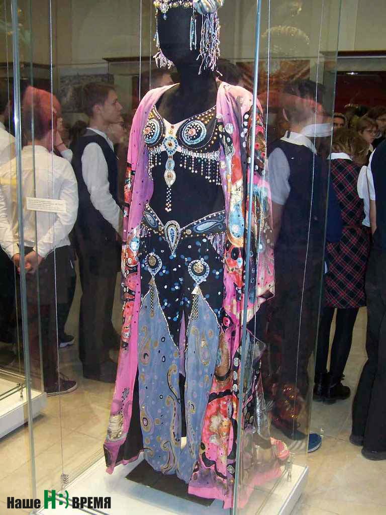 Это – костюм Шамаханской царицы в опере «Золотой петушок».