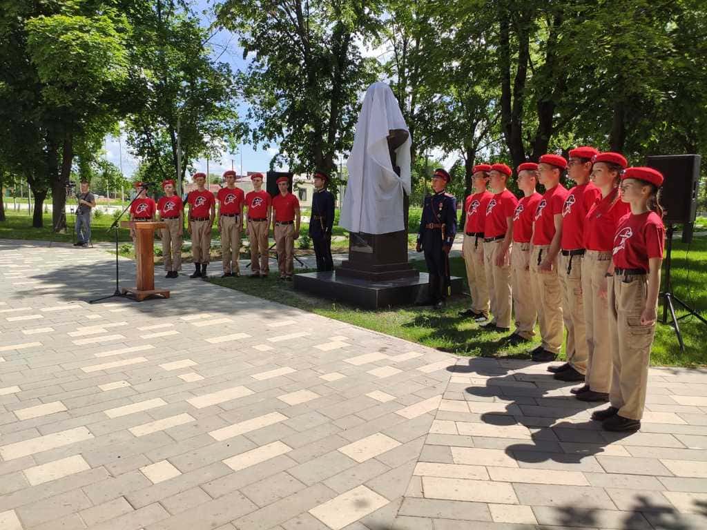владимир лукинов новопавловск. церковь в парке лога. новогодняя елка дагестан. открыли станицу. открыли станицу.