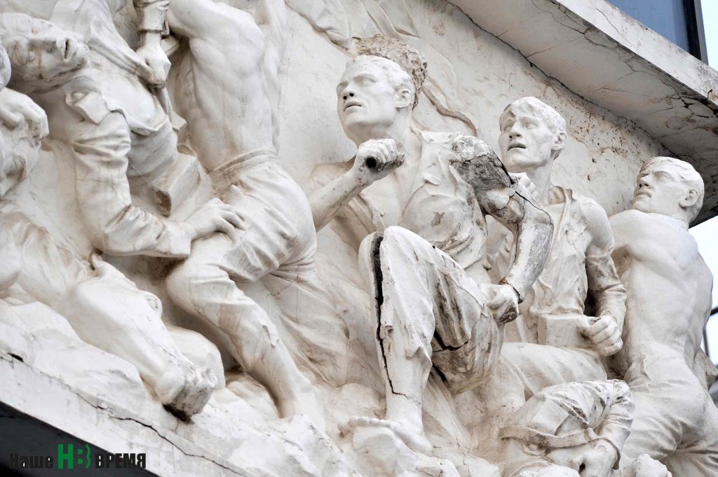 Доживут ли до мундиаля скульптурные шедевры на одной из достопримечательностей донской столицы?