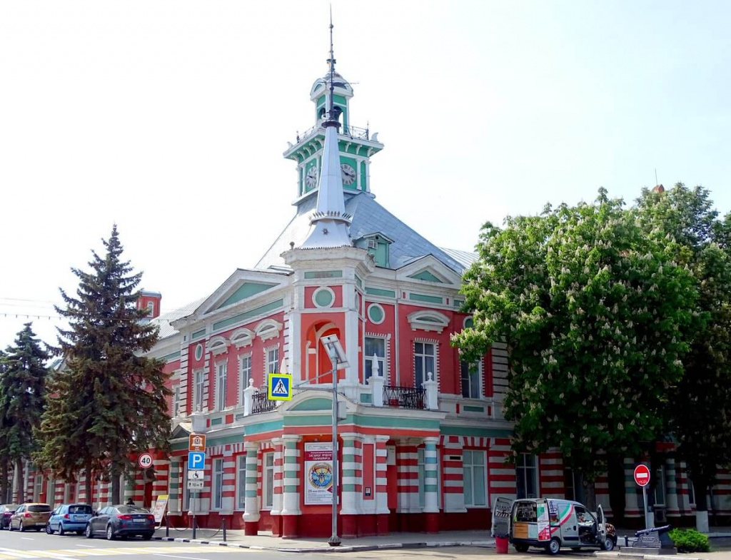 Здание музея необычно сказочно Стройка театра Горького