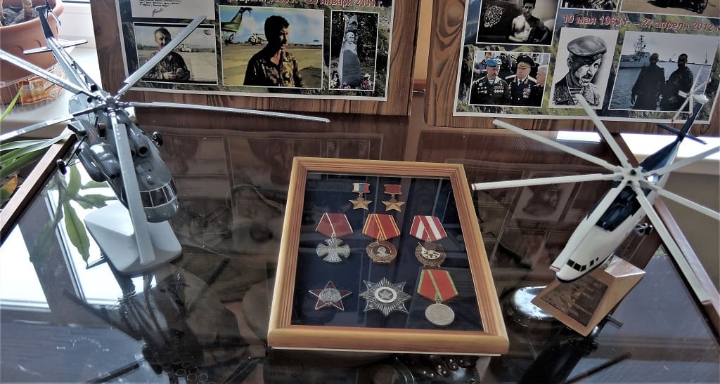 Экспозиция в музее гимназии, посвященная Николаю Майданову Экспозиция в музее гимназии, посвященная Николаю Майданову