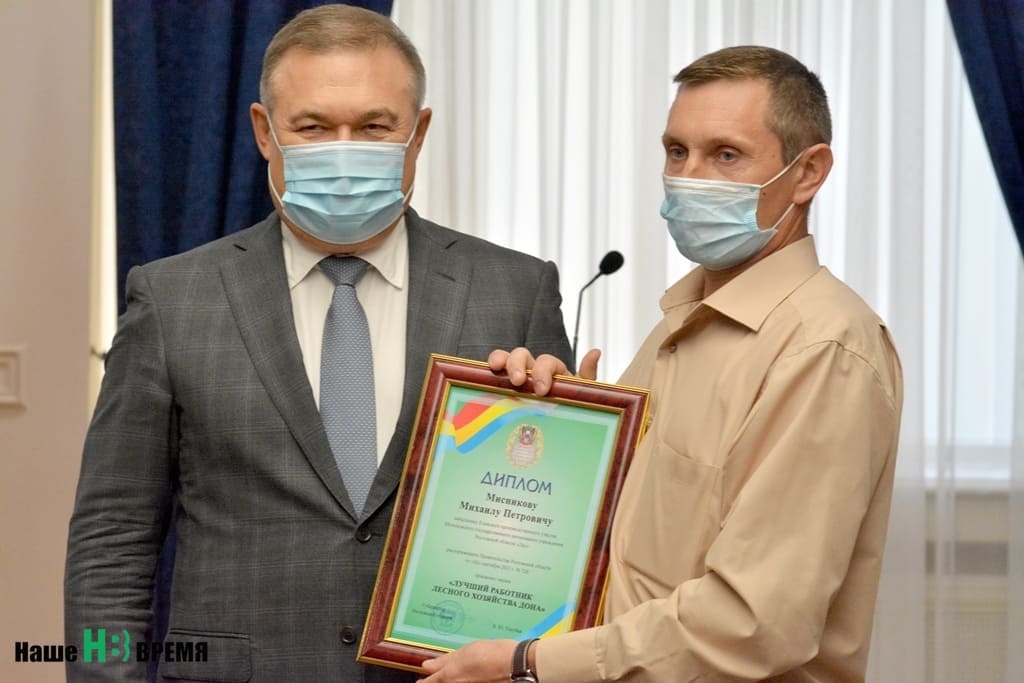 Почетного звания «Лучший работник лесного хозяйства Дона» удостоен начальник Еланского производственного участка ГАУ «Лес» из Шолоховского района Михаил Мисников. Почетного звания «Лучший работник лесного хозяйства Дона» удостоен начальник Еланского производственного участка ГАУ «Лес» из Шолоховского района Михаил Мисников.
