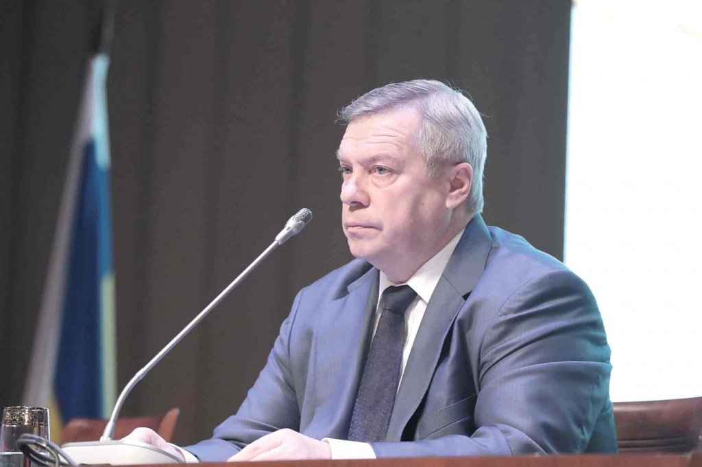 – Территориальное самоуправление поможет установить контакт с инициативными и неравнодушными жителями. А они будут и перед вами ставить свои насущные проблемы, и до соседей донесут ваши предложения и решения. Так и сформируется команда, – сказал губернатор Василий Голубев. 