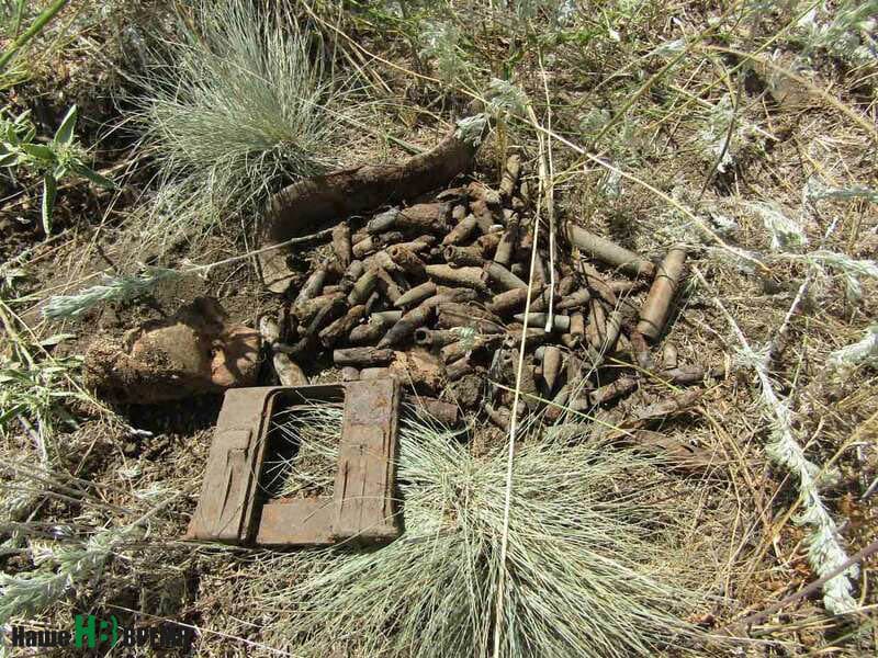 Эти гильзы найдены на месте, где был узел обороны гитлеровцев.