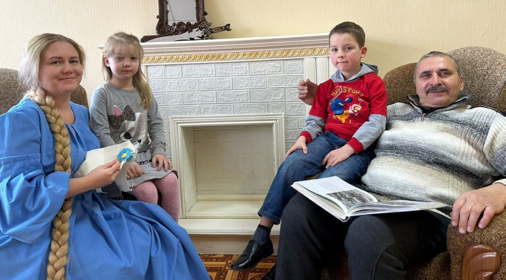 Современная Василиса Микулишна с семьей