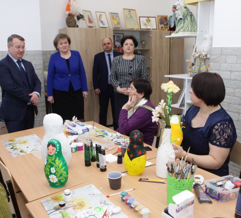 Василий РУДОЙ и Людмила ОВЧИЕВА – в центре культурного развития. Василий РУДОЙ и Людмила ОВЧИЕВА – в центре культурного развития.