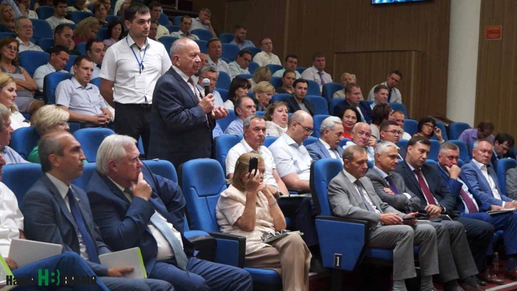 Председатель Общественного совета при правительстве РО Николай КУЗНЕЦОВ: – Наша система высшего образования в состоянии обеспечить творческими, отлично подготовленными кадрами агломерации Ростовской области. Председатель Общественного совета при правительстве РО Николай КУЗНЕЦОВ: – Наша система высшего образования в состоянии обеспечить творческими, отлично подготовленными кадрами агломерации Ростовской области.