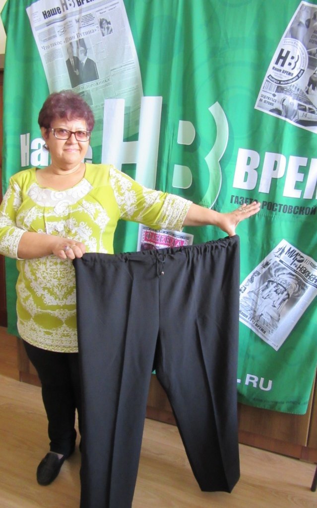 Вероника Мартенс передала свои старые брюки в музей Клуба худышек
