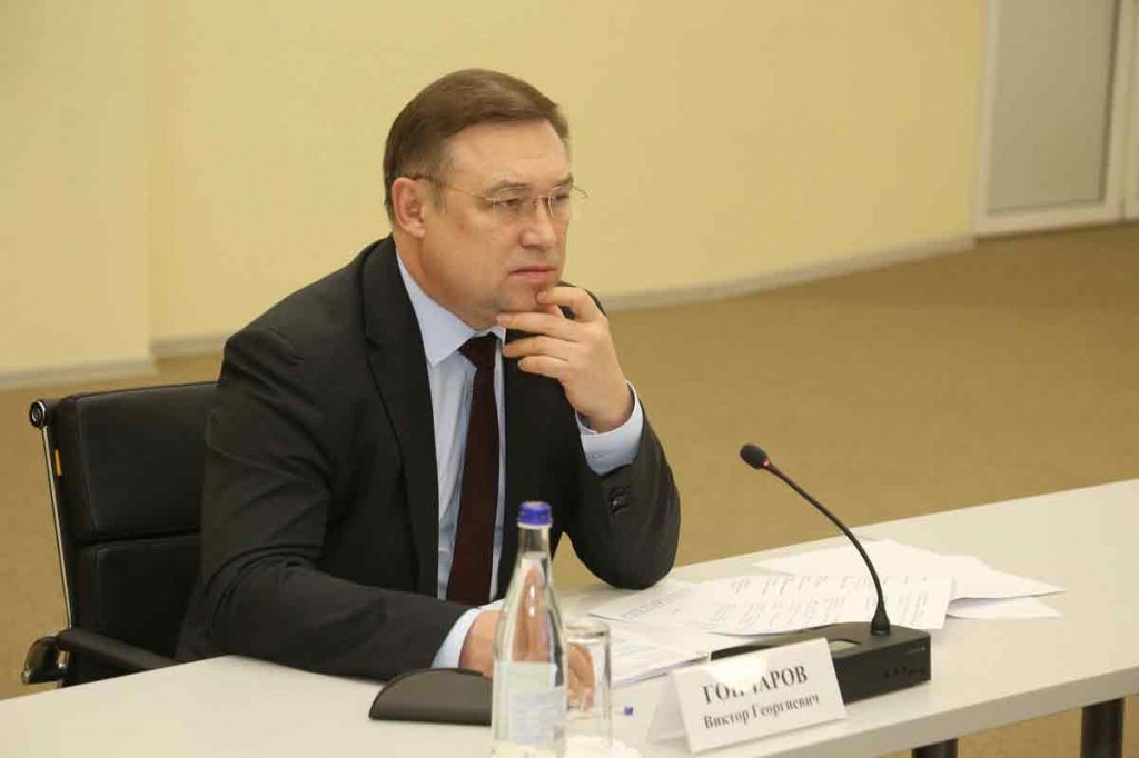 Виктор ГОНЧАРОВ обратил внимание собравшихся и на то, что одной из основных задач является строительство новых очистных сооружений в Аксайском районе, без чего вода в реке не достигнет параметров, необходимых для полноценного экологического парка. 