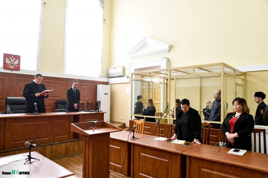 В Ростовском областном суде зачитывается повторный приговор «банде амазонок» В Ростовском областном суде зачитывается повторный приговор «банде амазонок»