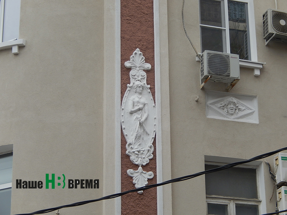 Амазонку, с отрубленной головой врага