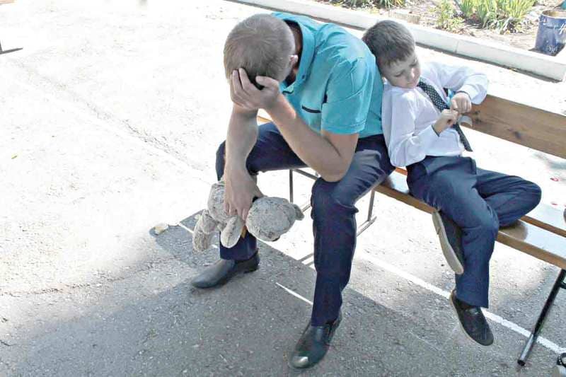 Святик ПЛЕШКАНЬ: «Здравствуй, школа! Опять в первый класс! Устали в первый же день на год вперед». Святик ПЛЕШКАНЬ: «Здравствуй, школа! Опять в первый класс! Устали в первый же день на год вперед».