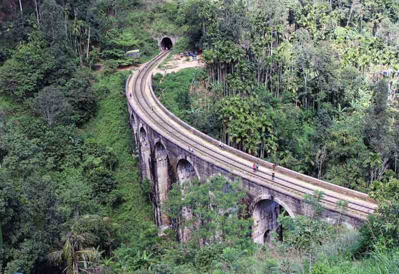Железнодорожный мост в Шри-Ланке. Ноябрь-2019.